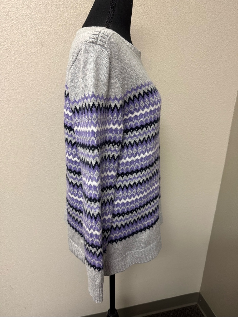 Talbots Fair Isle Sweater Large Purple Gray Soft Knit Winter Cozy Pullover - Picture 5 of 8